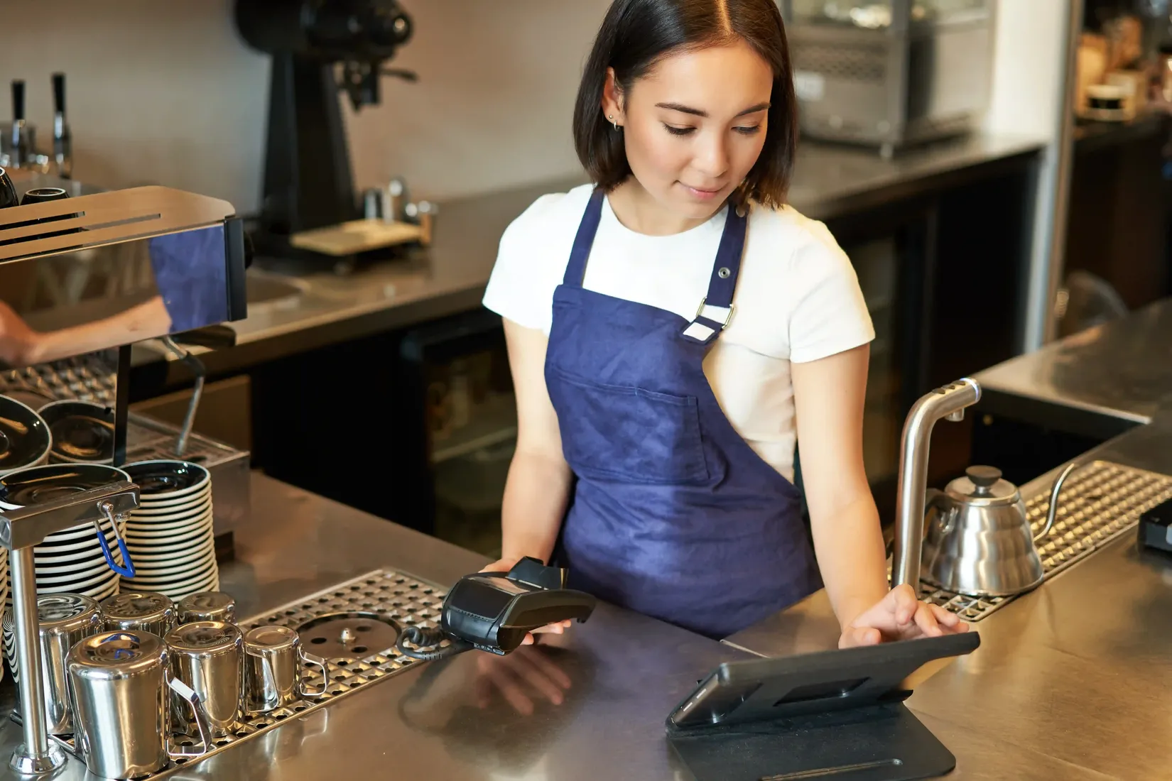 Kelola Cafe Lebih Mudah dengan Aplikasi Kasir Cafe dari OMNI