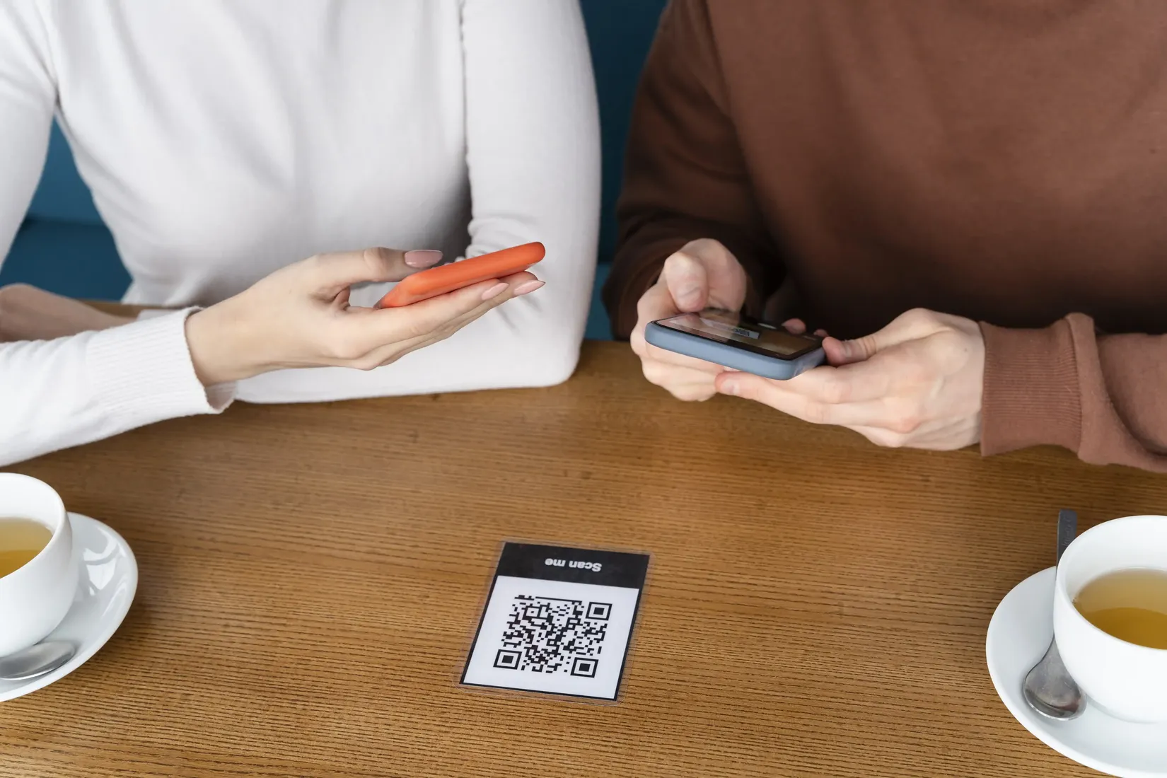 Panduan QR Table Order untuk Resto dan Cafe, dan Perbandingannya dengan Sistem Manual